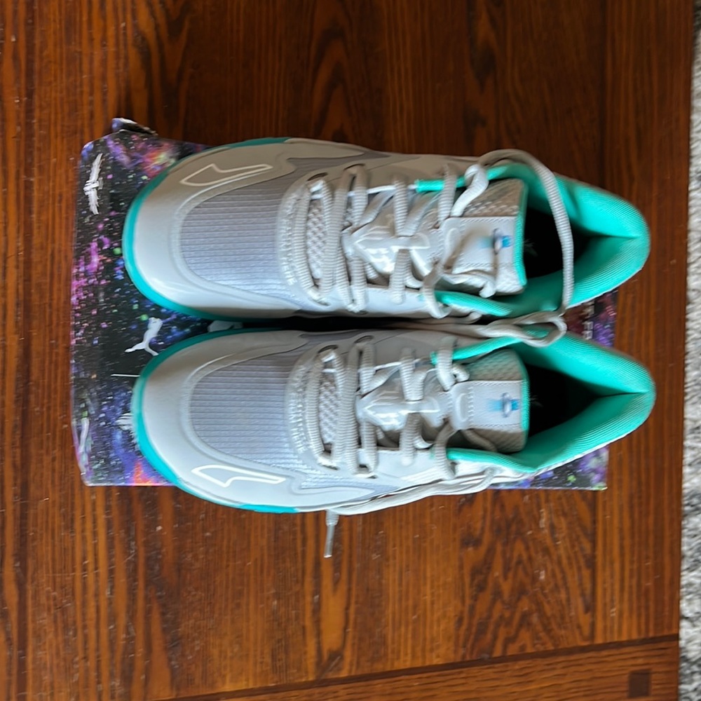 MB 01 Lo UFO